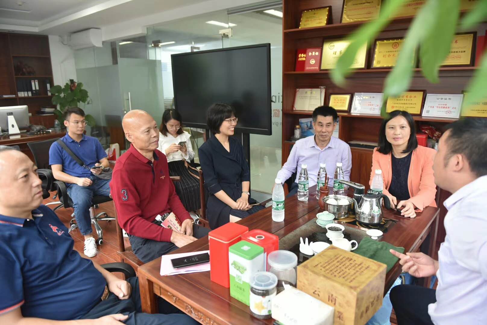 南海區(qū)退役軍人事務(wù)局王局長(zhǎng)等領(lǐng)導(dǎo)一行來我司指導(dǎo)工作